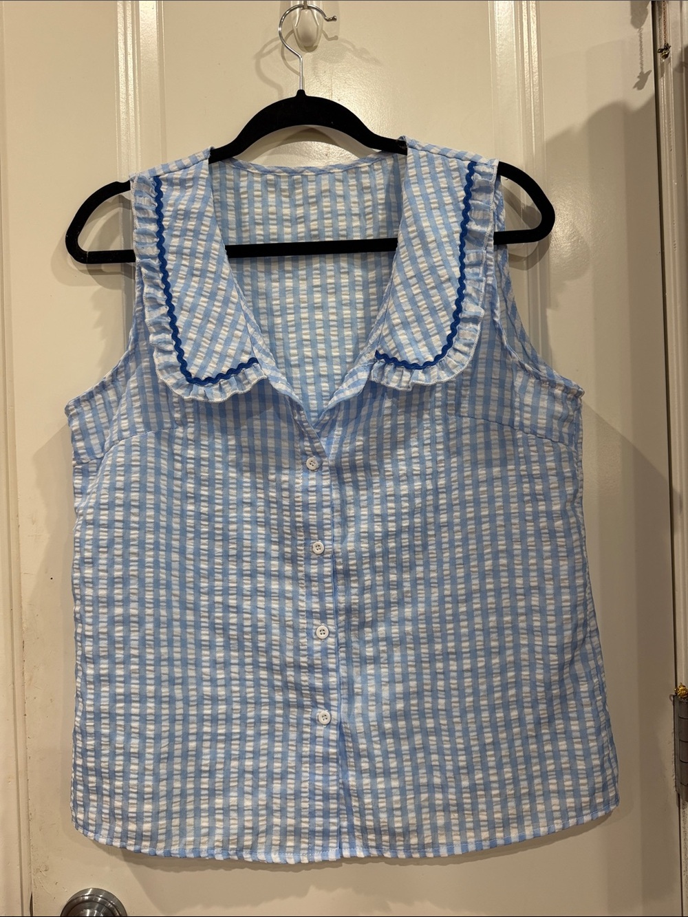 Women’s Blue Gingham Sleeveless Button-Front Top with Decorative Collar